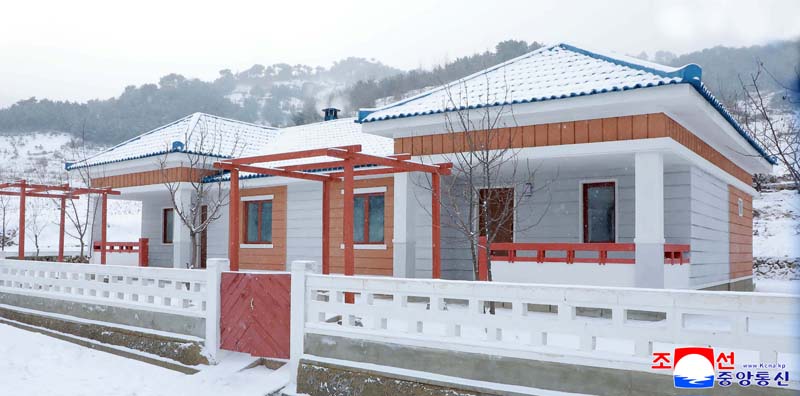 New houses built in Jagang Province