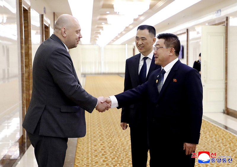 Provincial friendship delegation leaves for Russia