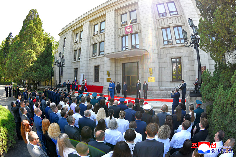 Unveiling ceremony of memorial plaque held at Russian embassy