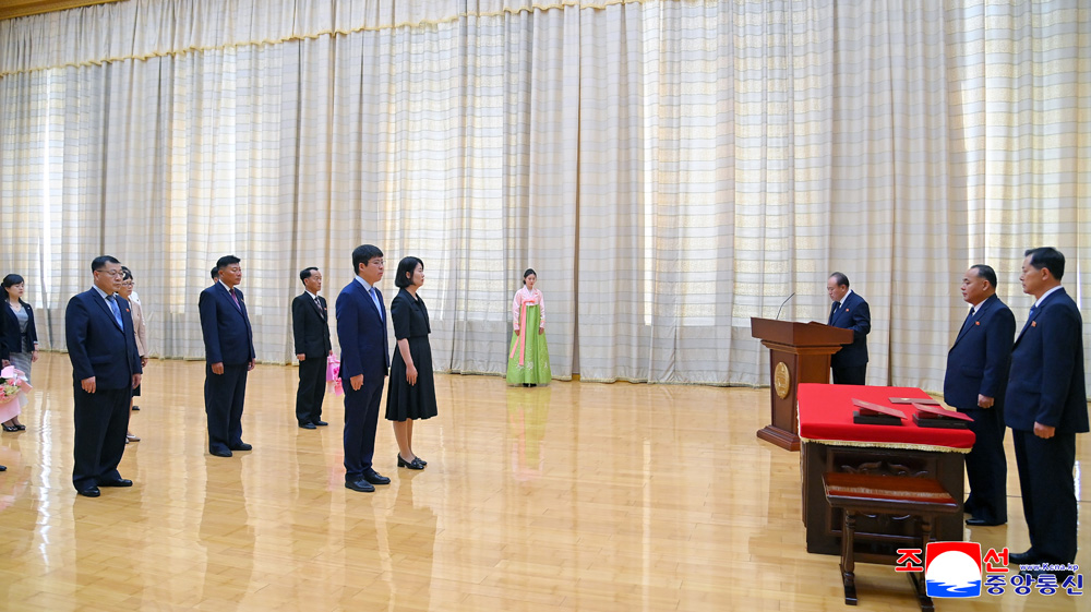 Doctorates conferred on compatriots in China