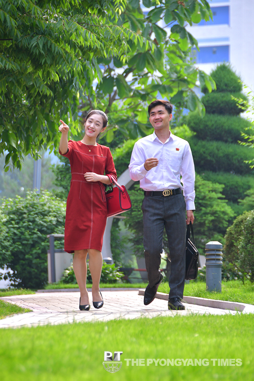 Hearing-impaired couple  live dancing dream