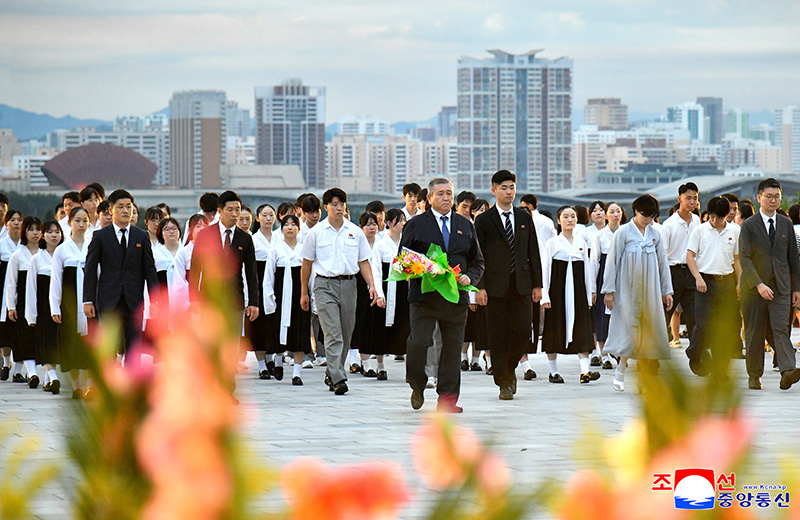 Floral tribute paid to statues of great leaders