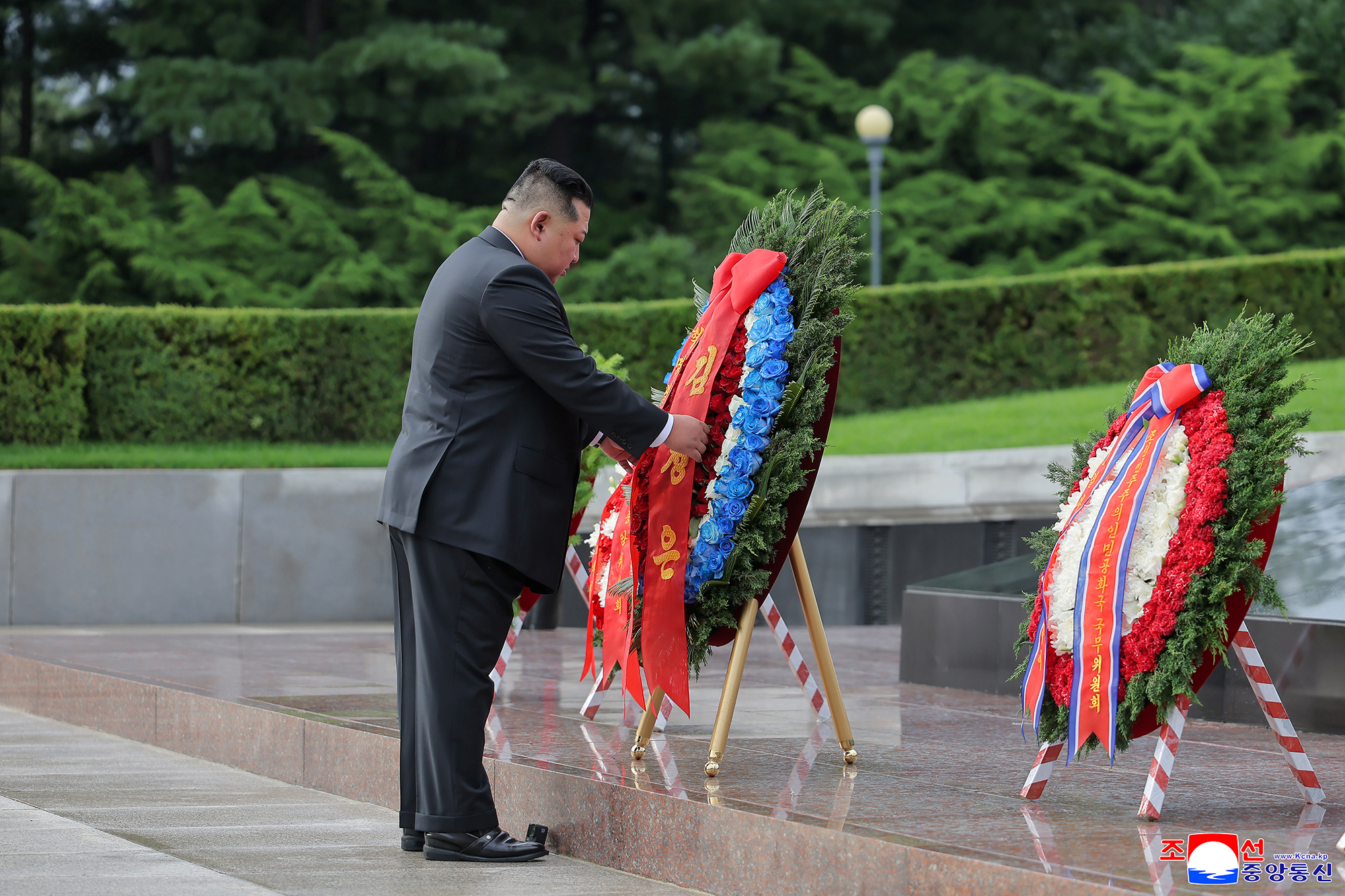 Respected Comrade Kim Jong Un visits Revolutionary Martyrs Cemetery on Mt Taesong to mark 73rd anniversary of victory in Fatherland Liberation War