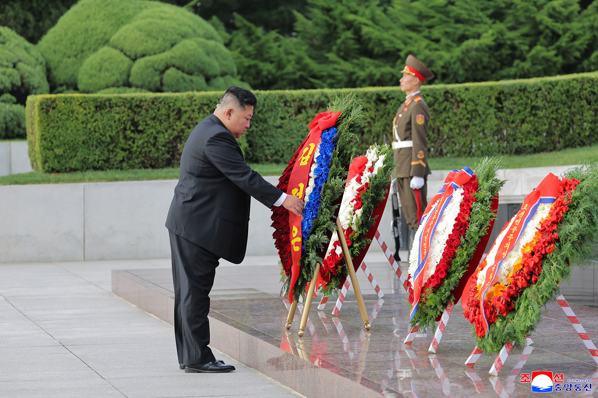 Respected Comrade Kim Jong Un visits monuments to pay tribute to anti-Japanese revolutionary martyrs on National Liberation Day